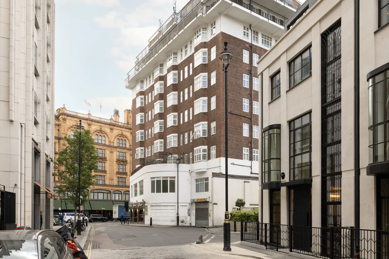 Lancelot Colleciton, Lancelot Place, London, SW7 photo 9