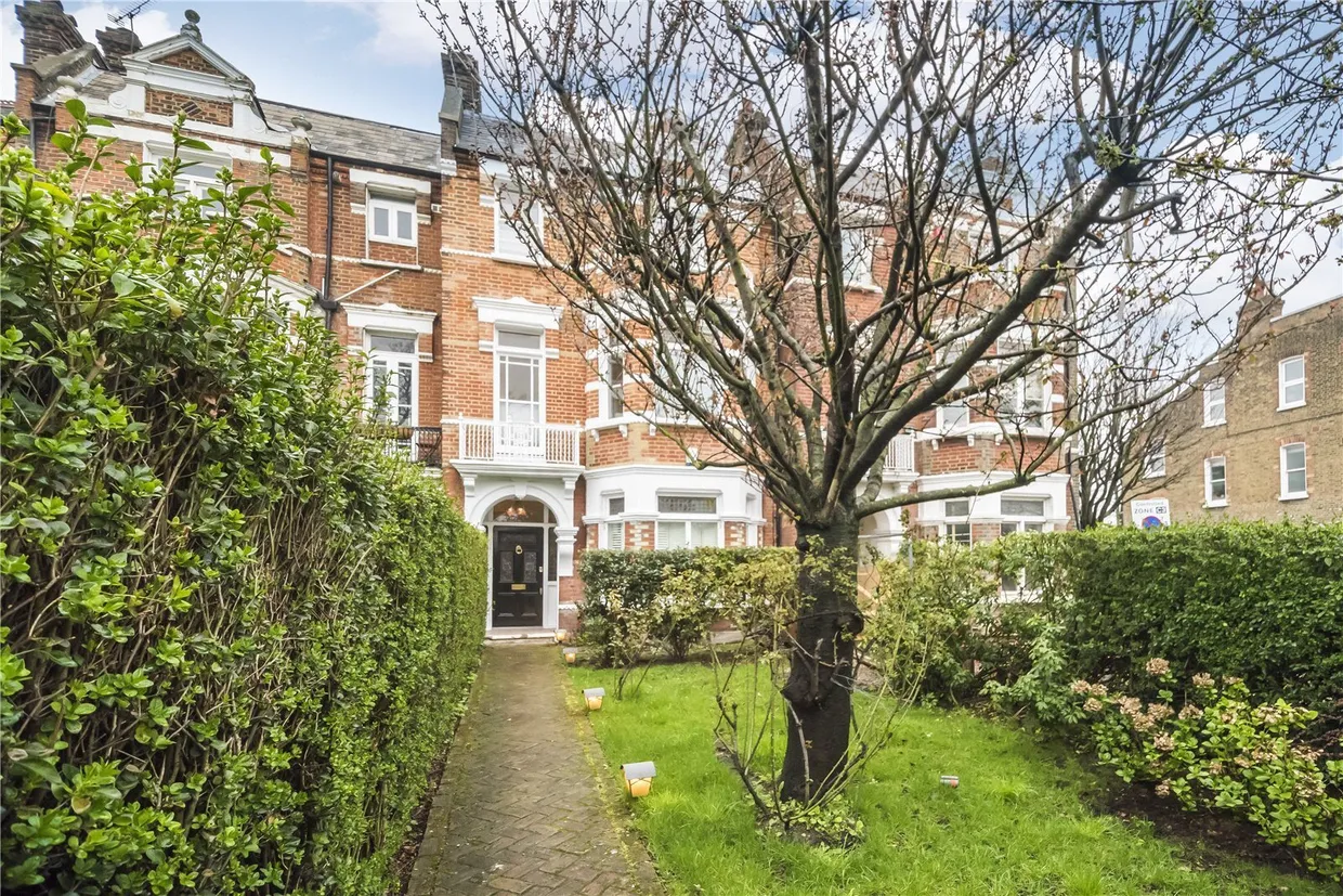 Clapham Common North Side, London, SW4 photo 2