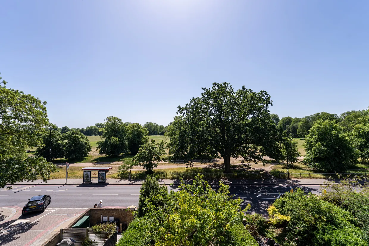 Clapham Common North Side, London, SW4 photo 3