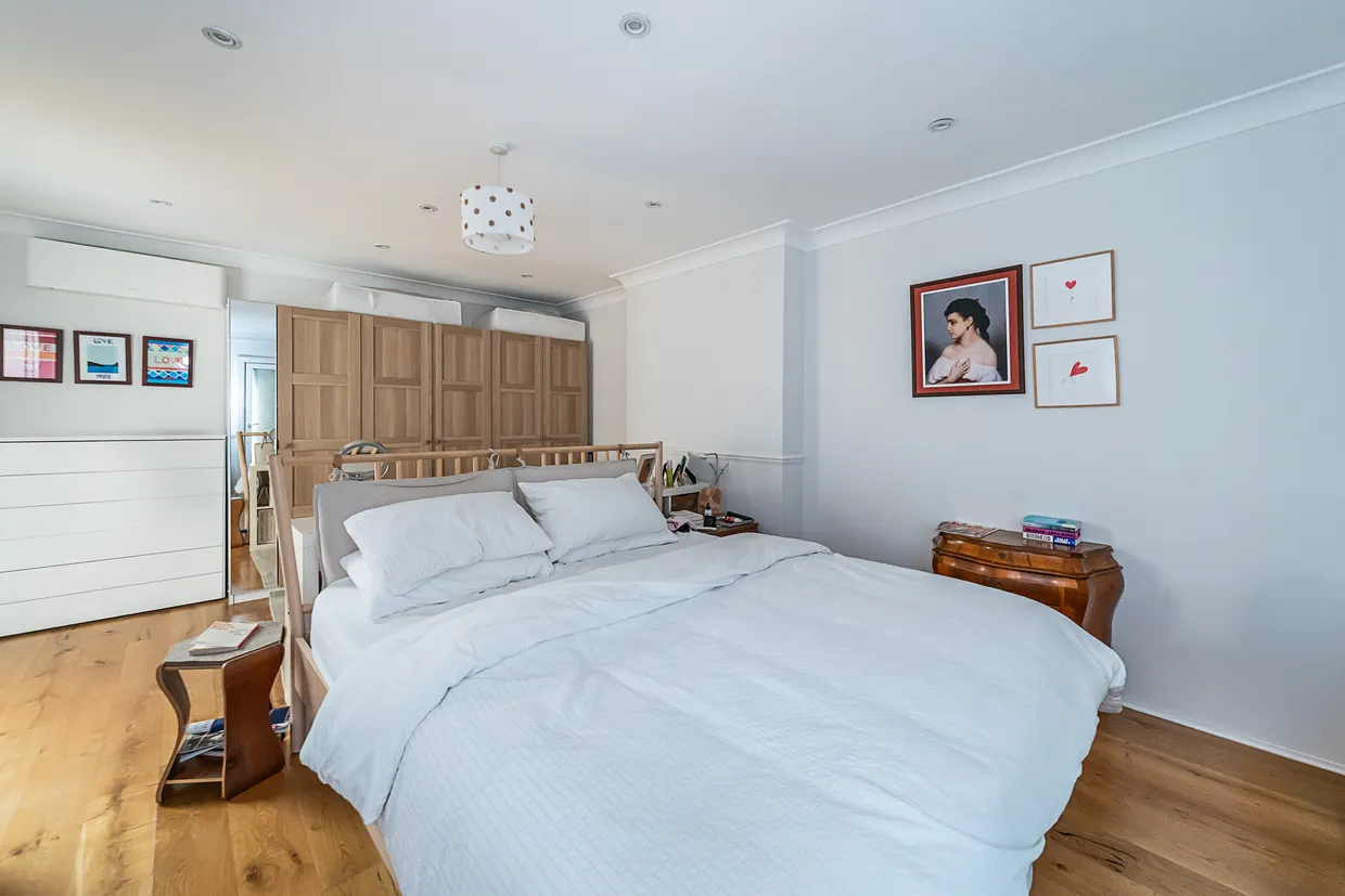 Clapham Common North Side, London, SW4 photo 6