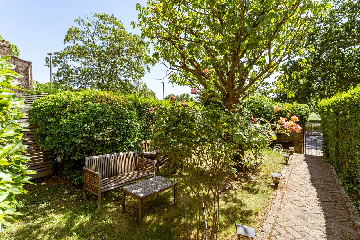 Clapham Common North Side, London, SW4 photo 11