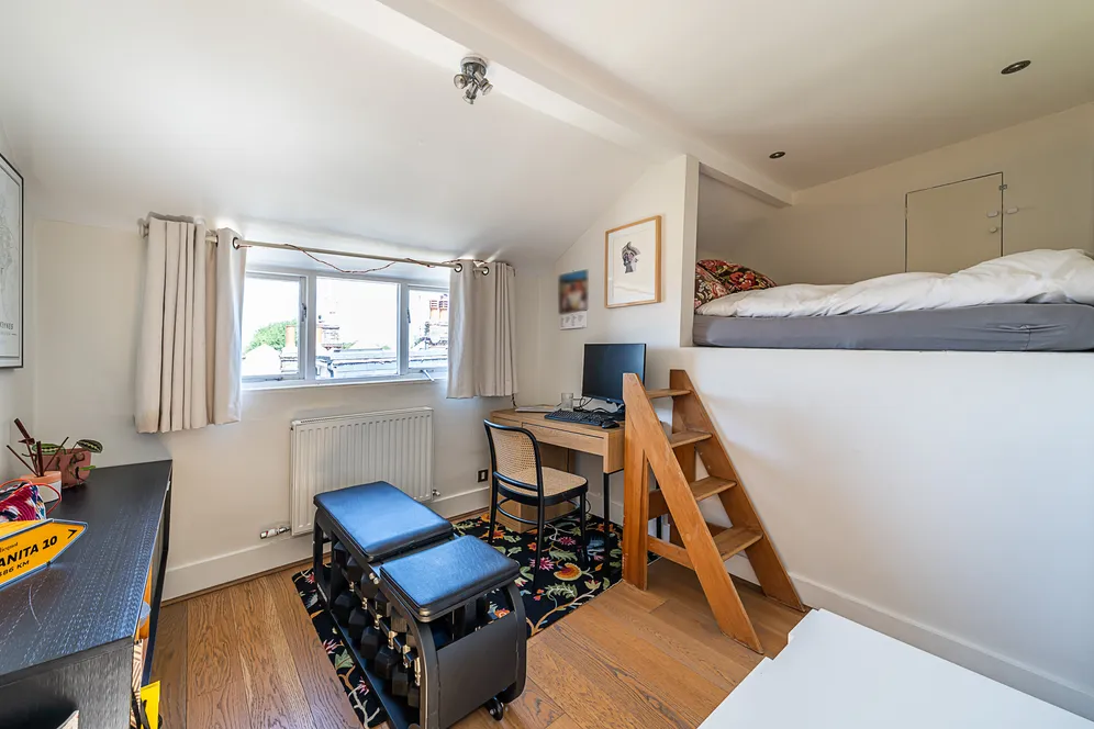 Clapham Common North Side, London, SW4 photo 21