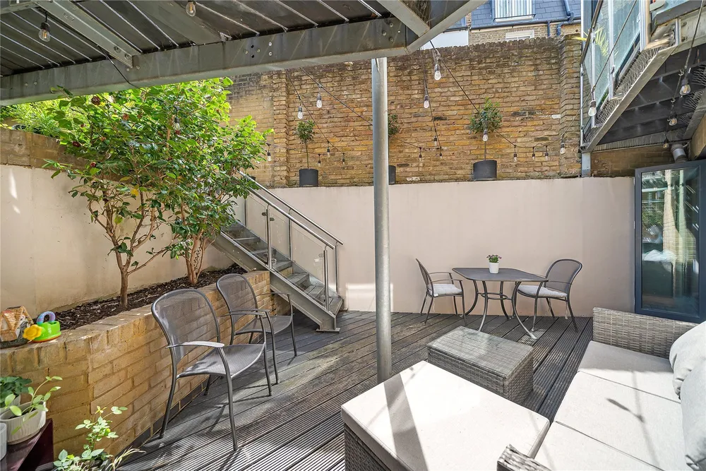 Salisbury Mews, London, SW6