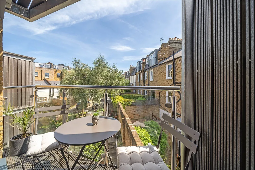Salisbury Mews, London, SW6
