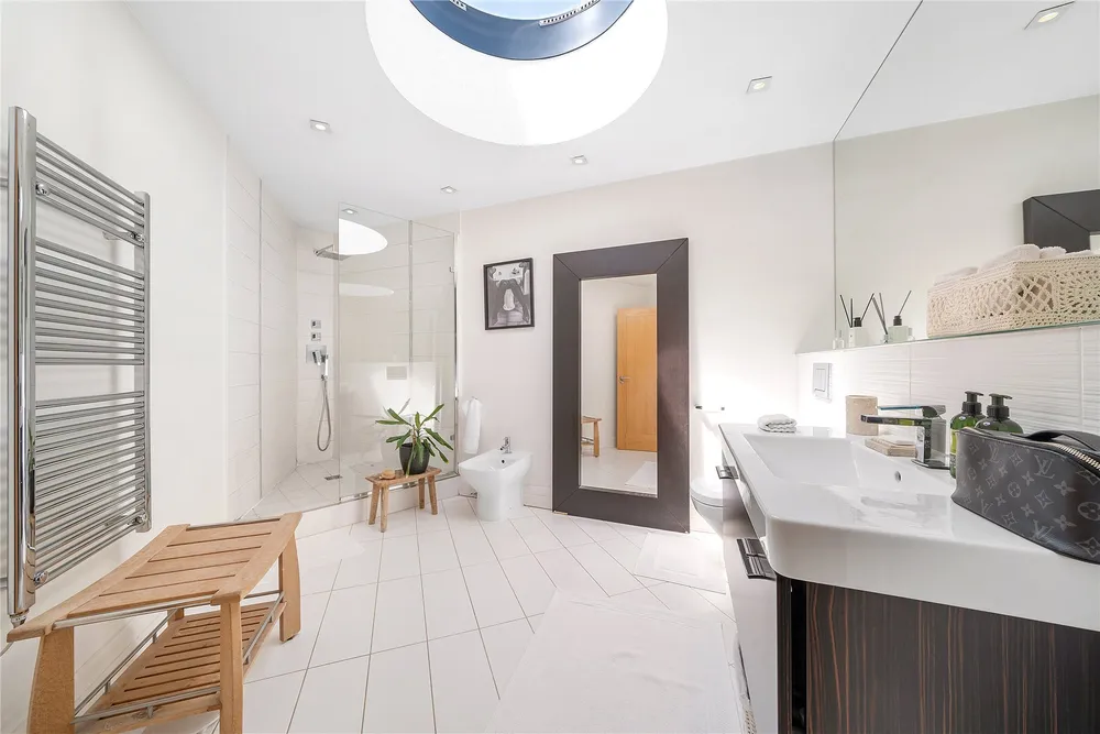 Salisbury Mews, London, SW6