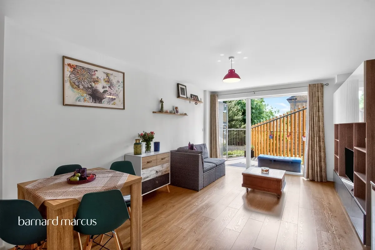Cargreen Road, London