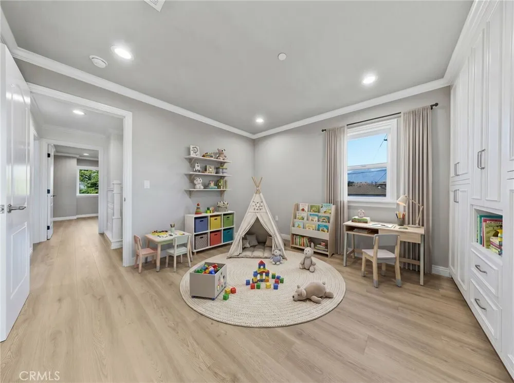 9040 Broadway, Temple City, CA 91780