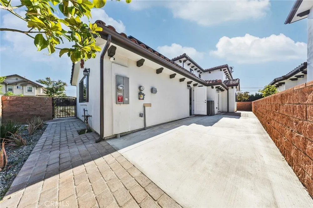 9040 Broadway, Temple City, CA 91780