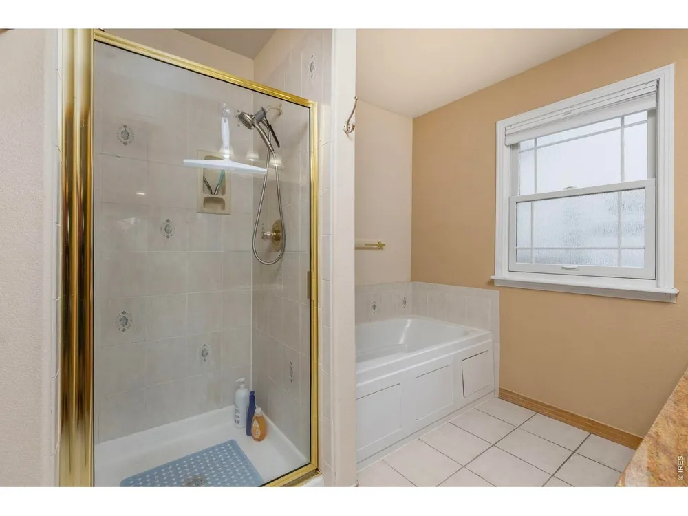 2517 Falcon Dr, Longmont, CO 80503
