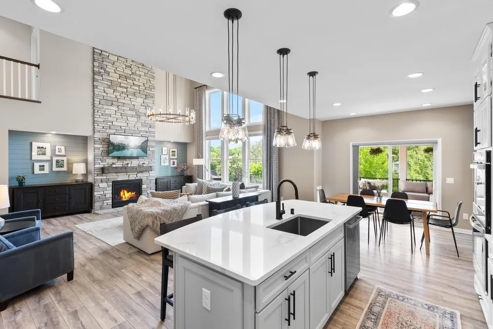 16920 Reeder Ridge, Eden Prairie, MN 55347