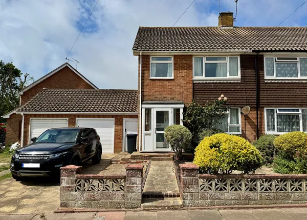 Oakleigh Road, Worthing, BN11