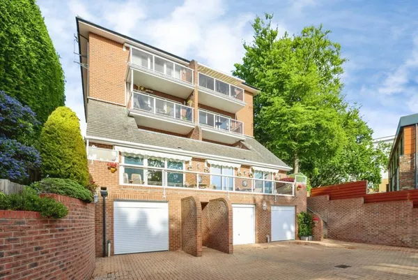 Alton Road, Ashley Cross BH14