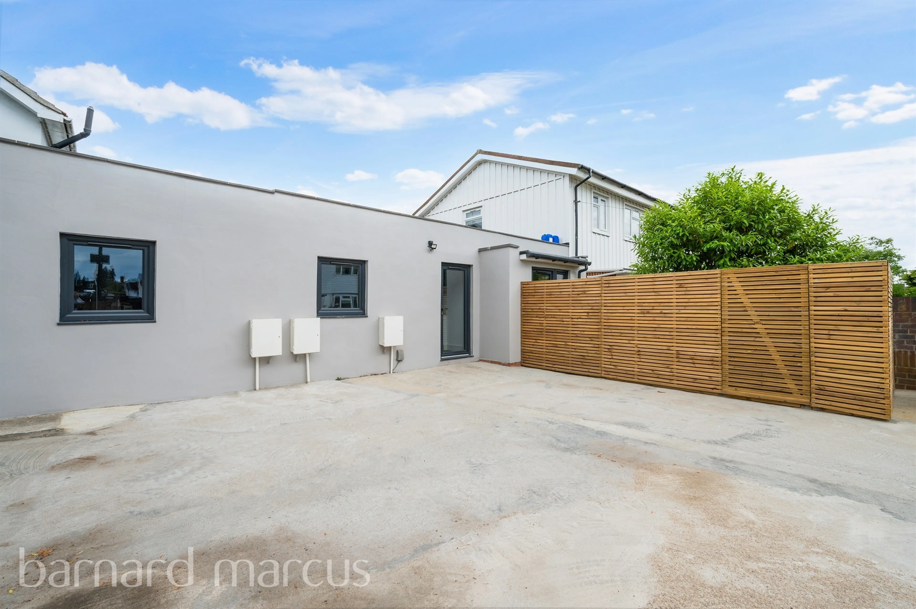 Property at Barnlea Close, Hanworth