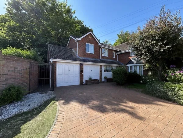St. Davids Close, Great Ashby, SG1