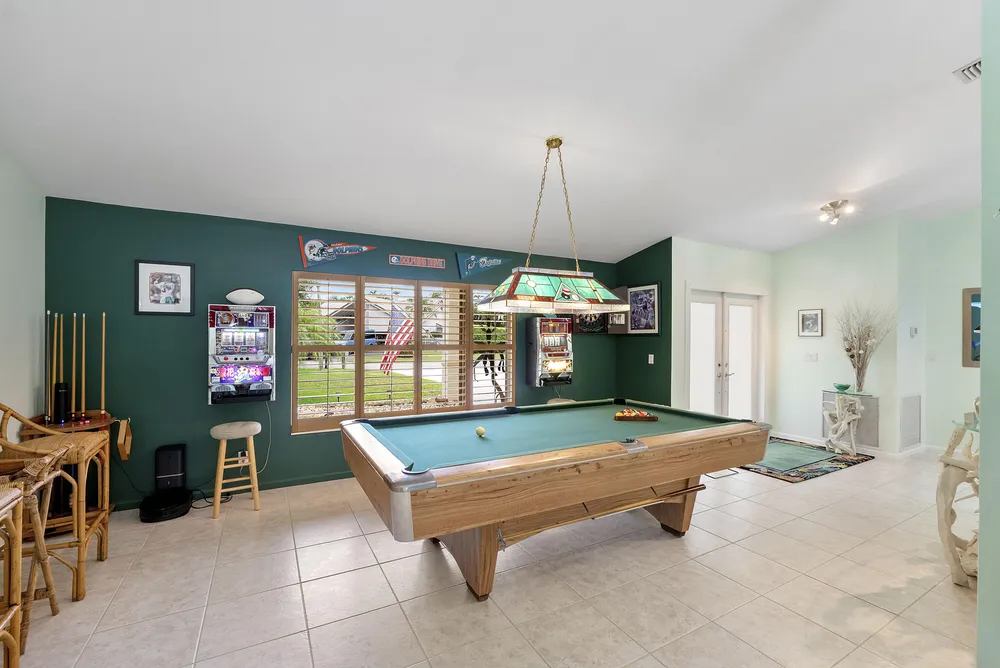 11240 SW 1st St, Coral Springs, FL 33071