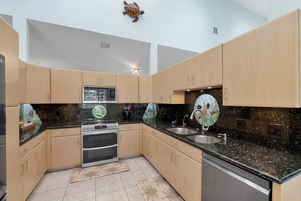 11240 SW 1st St, Coral Springs, FL 33071