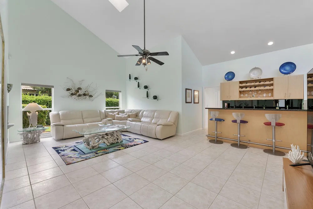 11240 SW 1st St, Coral Springs, FL 33071