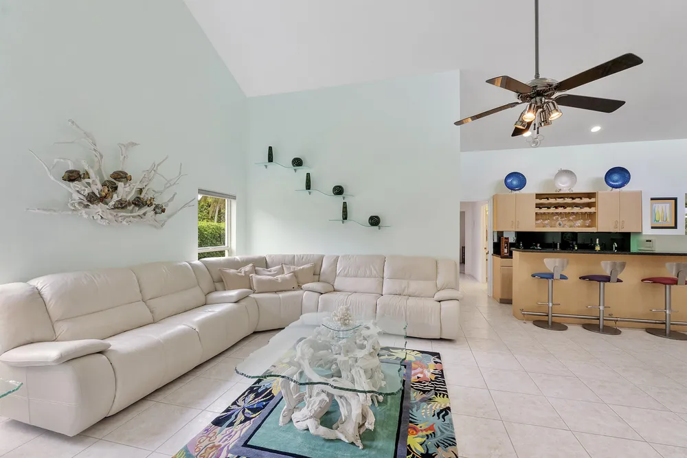 11240 SW 1st St, Coral Springs, FL 33071
