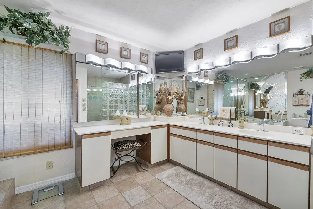 11240 SW 1st St, Coral Springs, FL 33071