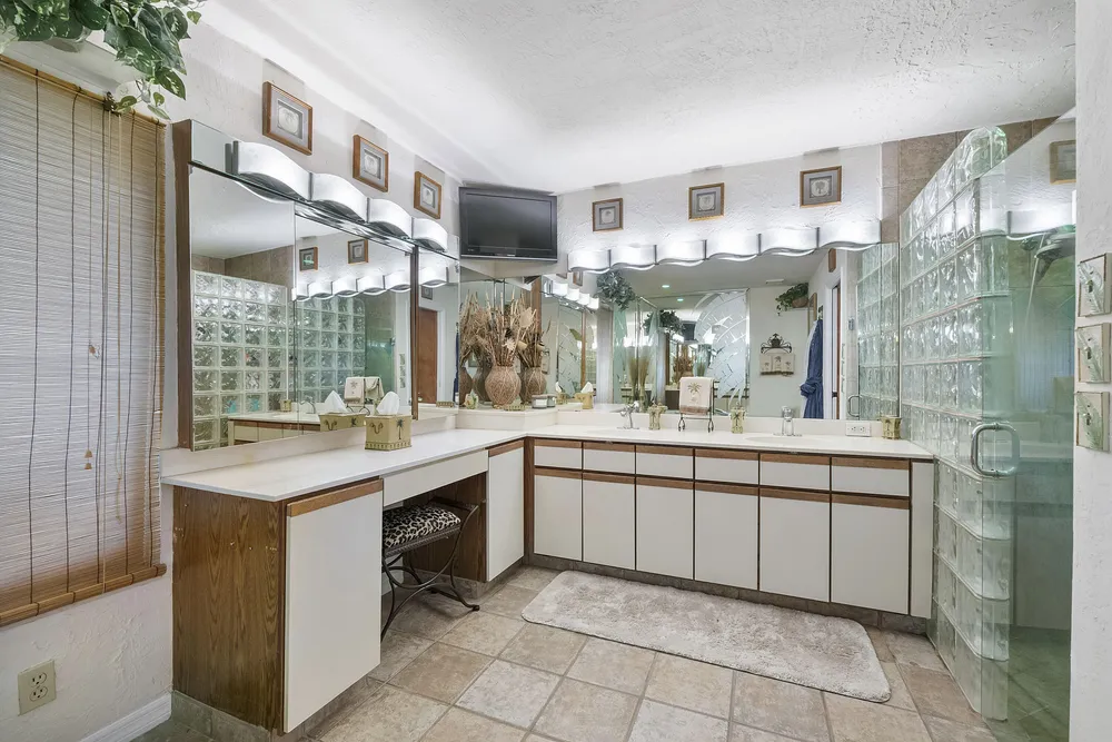 11240 SW 1st St, Coral Springs, FL 33071