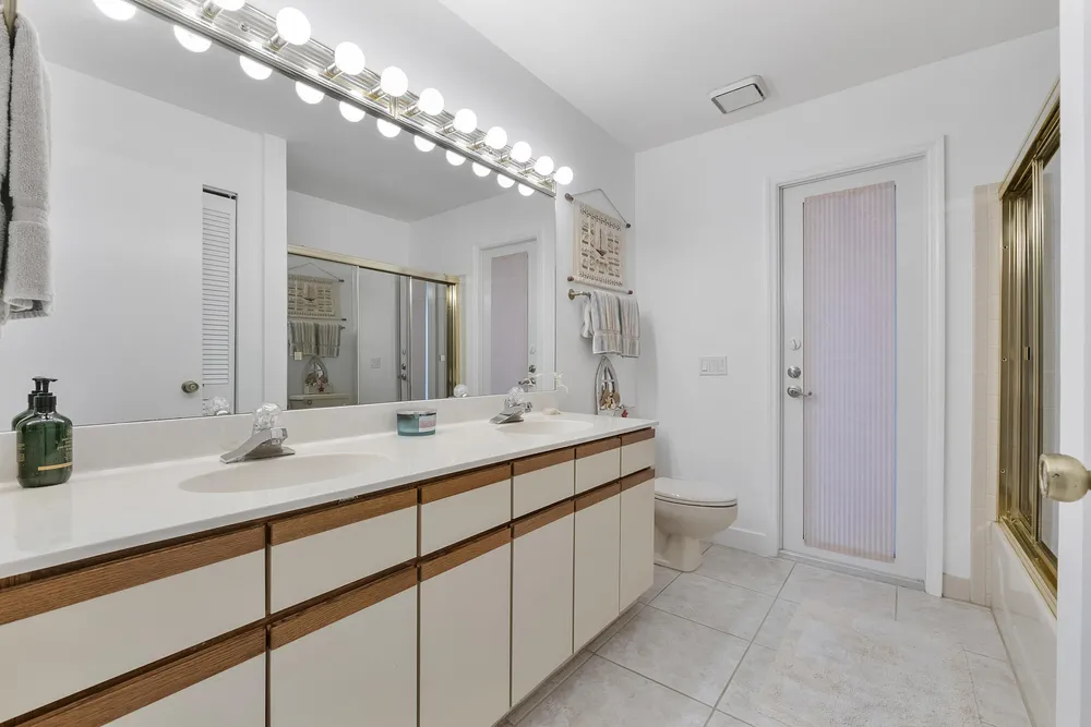 11240 SW 1st St, Coral Springs, FL 33071