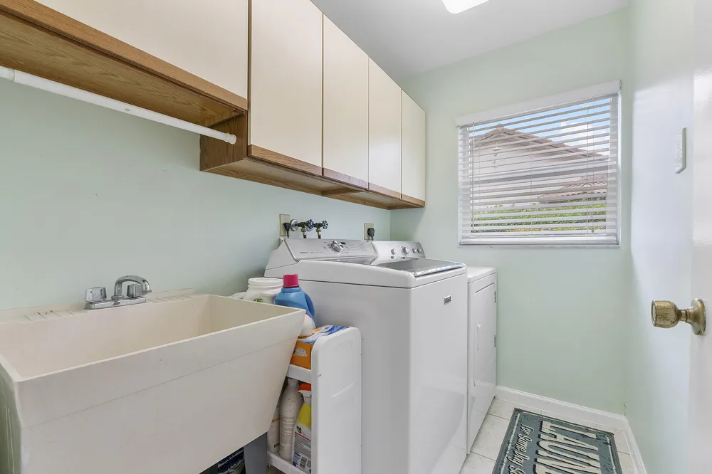 11240 SW 1st St, Coral Springs, FL 33071