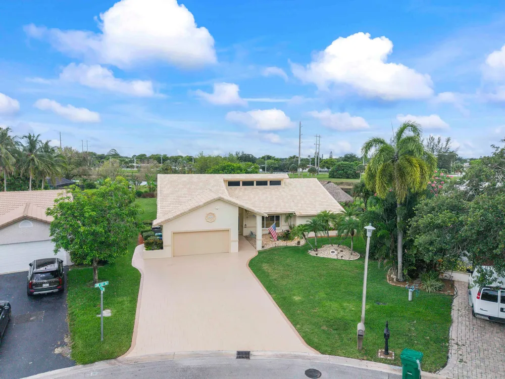 11240 SW 1st St, Coral Springs, FL 33071