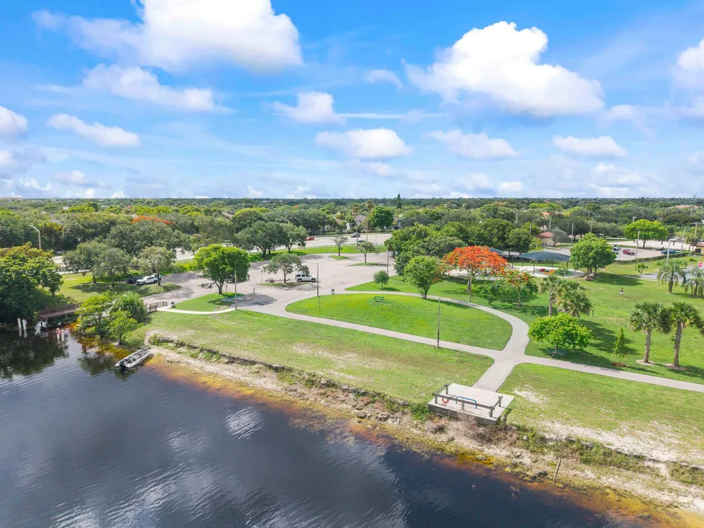 11240 SW 1st St, Coral Springs, FL 33071