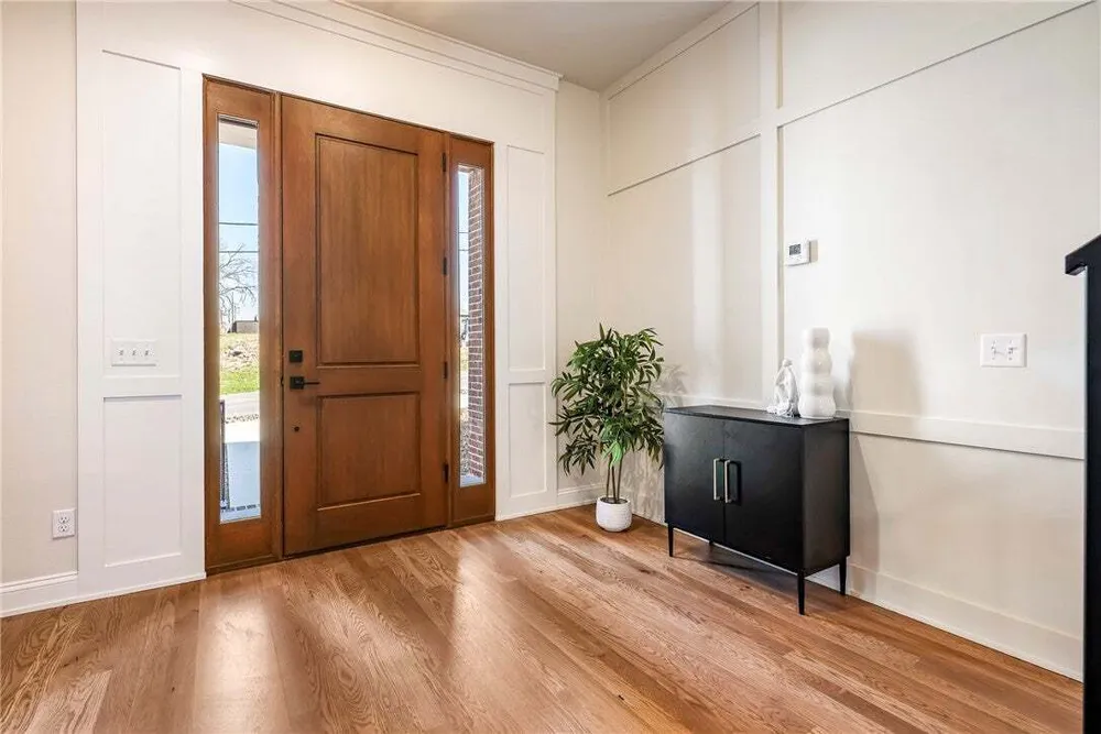 1039 NW A St, Bentonville, AR 72712