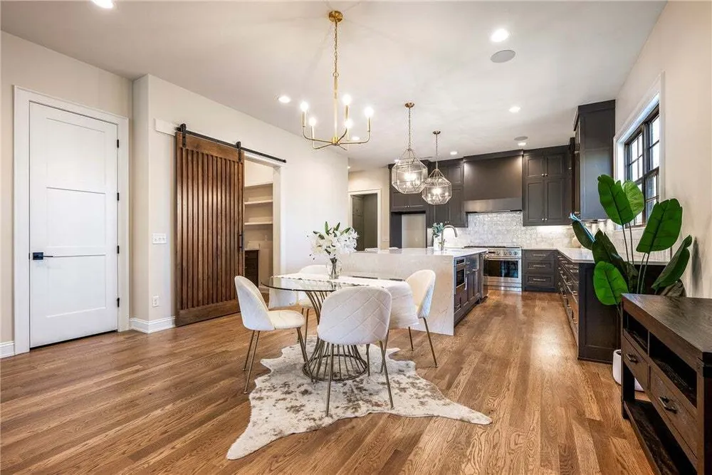 1039 NW A St, Bentonville, AR 72712