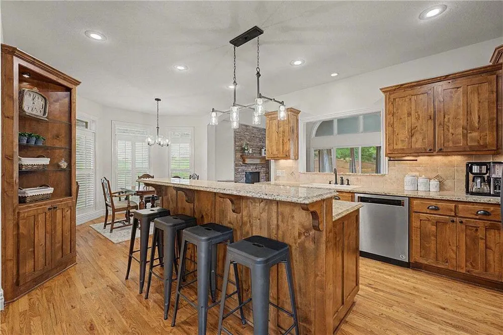 3701 NW Creekstone Blvd, Bentonville, AR 72712