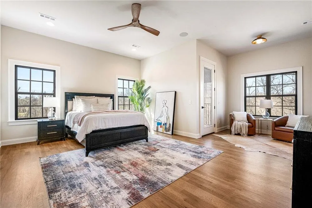 1039 NW A St, Bentonville, AR 72712