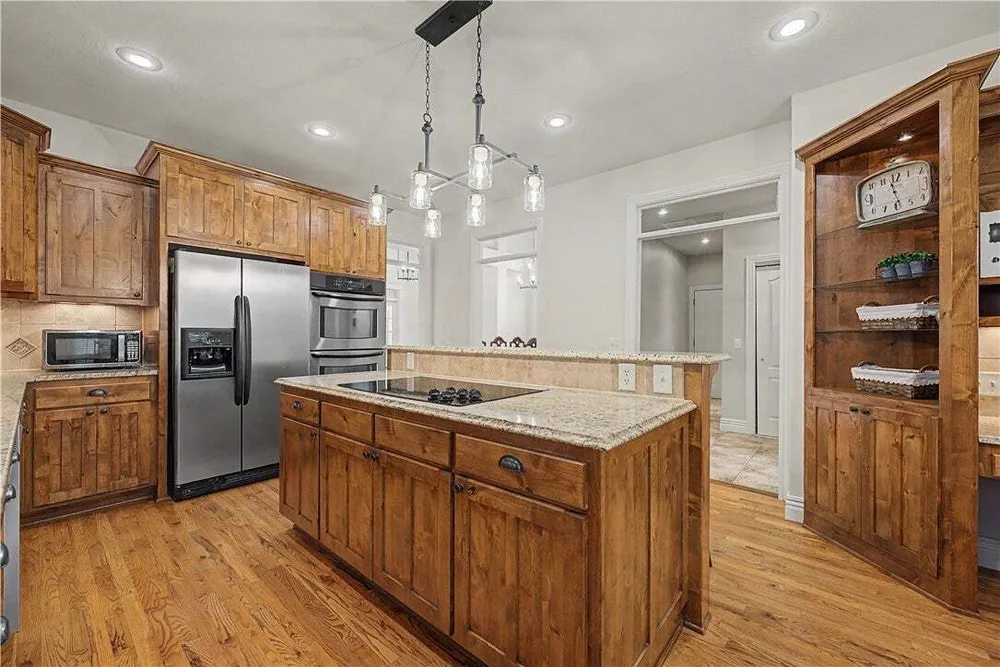 3701 NW Creekstone Blvd, Bentonville, AR 72712