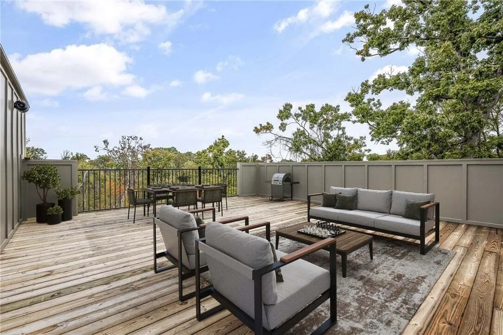 1039 NW A St, Bentonville, AR 72712
