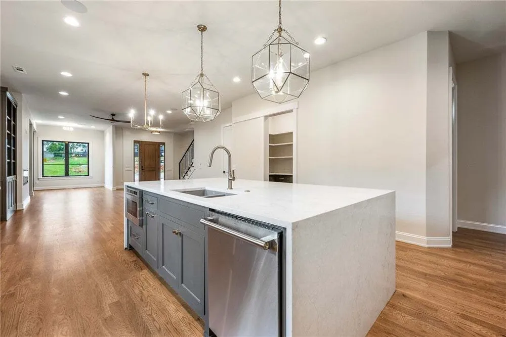 1039 NW A St, Bentonville, AR 72712