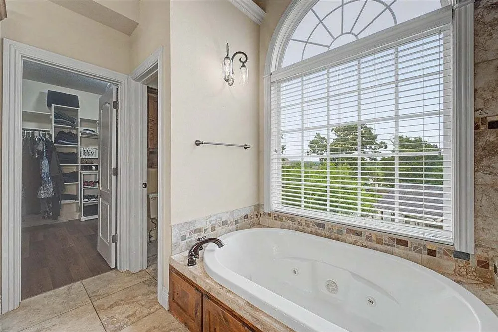 3701 NW Creekstone Blvd, Bentonville, AR 72712
