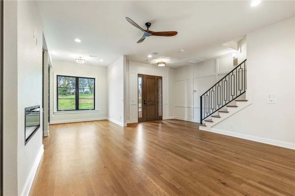 1039 NW A St, Bentonville, AR 72712
