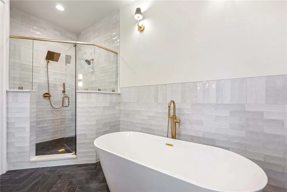 1039 NW A St, Bentonville, AR 72712