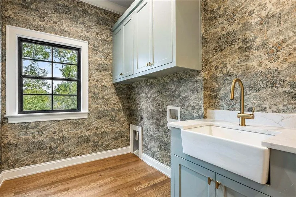 1039 NW A St, Bentonville, AR 72712