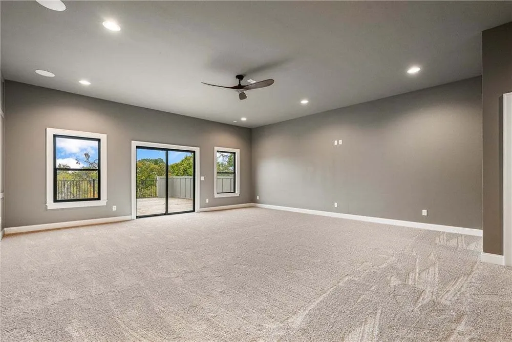 1039 NW A St, Bentonville, AR 72712