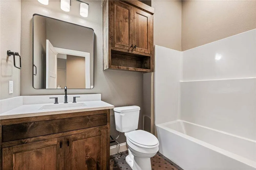 1039 NW A St, Bentonville, AR 72712