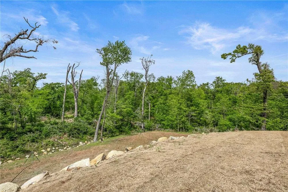 1039 NW A St, Bentonville, AR 72712