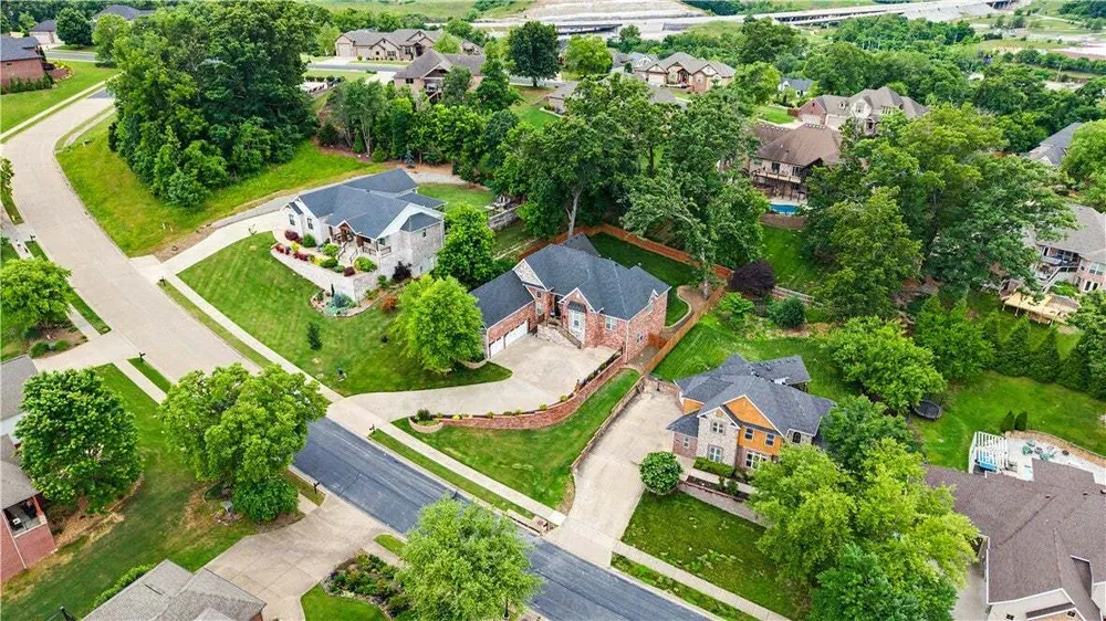 3701 NW Creekstone Blvd, Bentonville, AR 72712