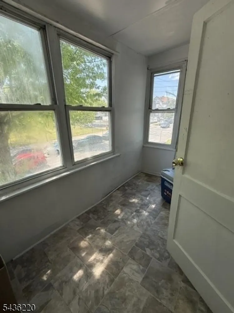 343 7th Ave, Newark, NJ 07107