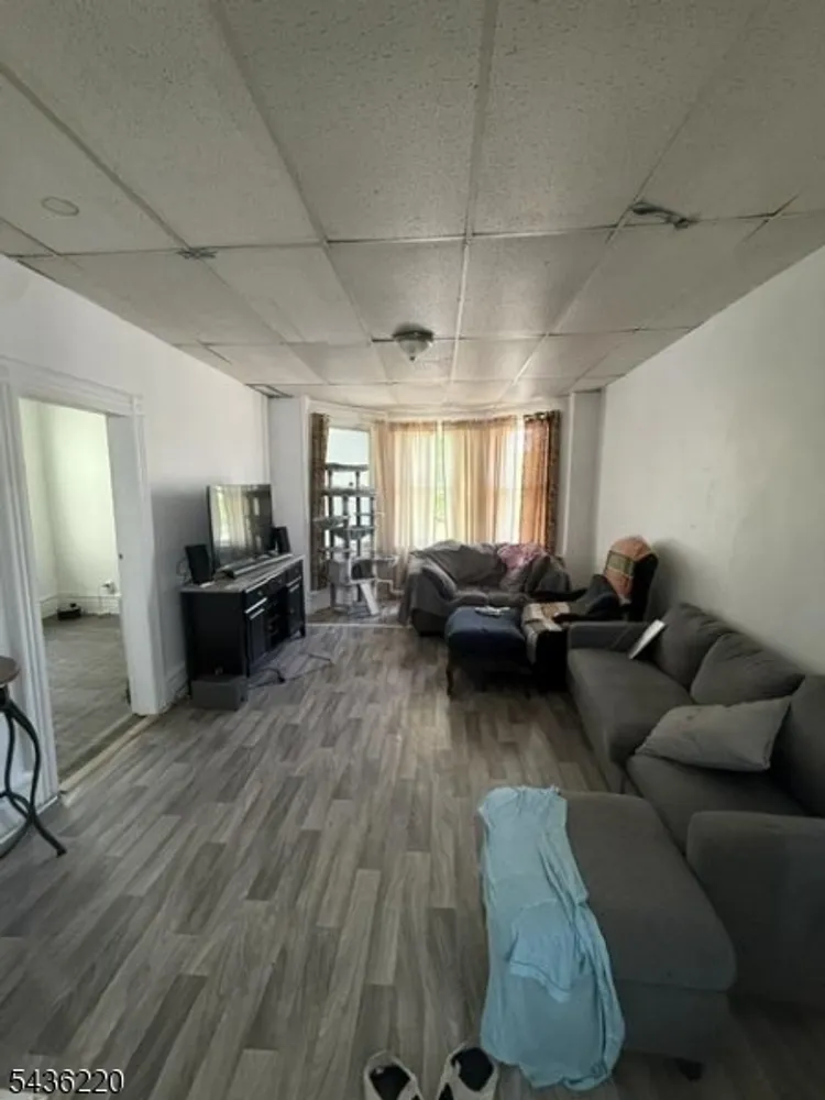 343 7th Ave, Newark, NJ 07107