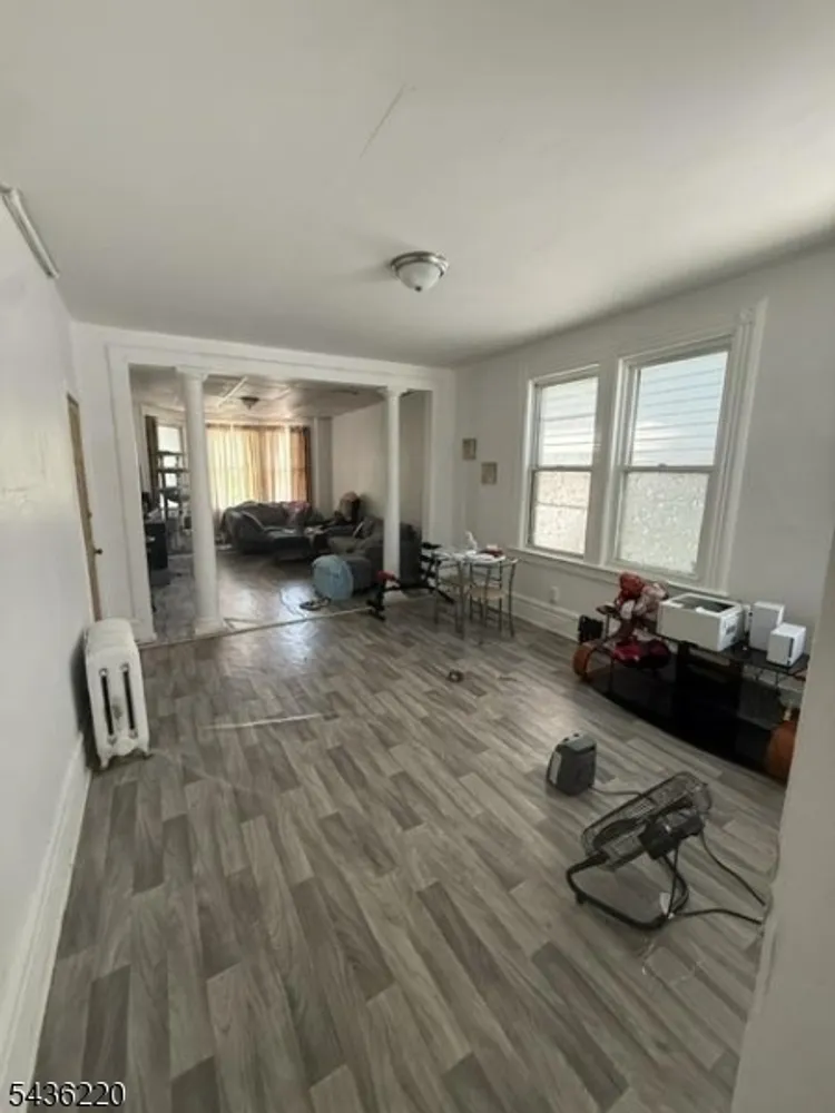 343 7th Ave, Newark, NJ 07107