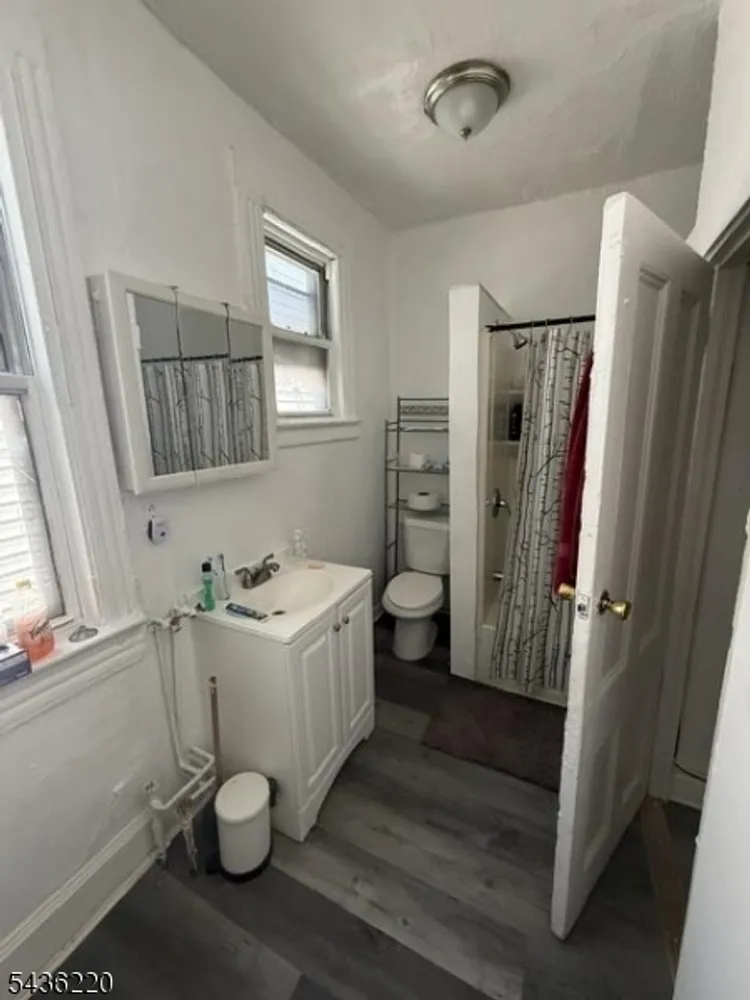 343 7th Ave, Newark, NJ 07107