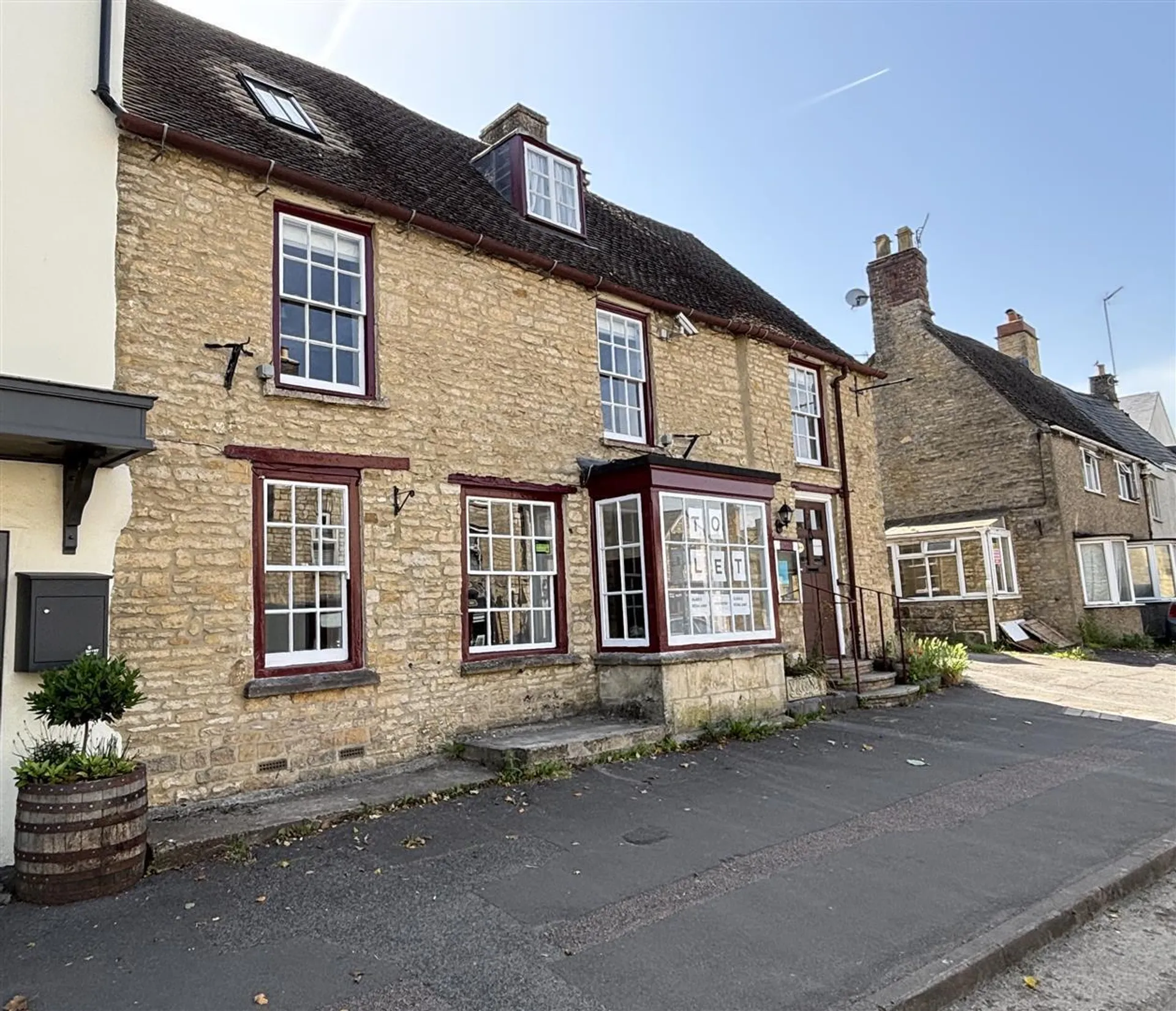 Property photo top 0
