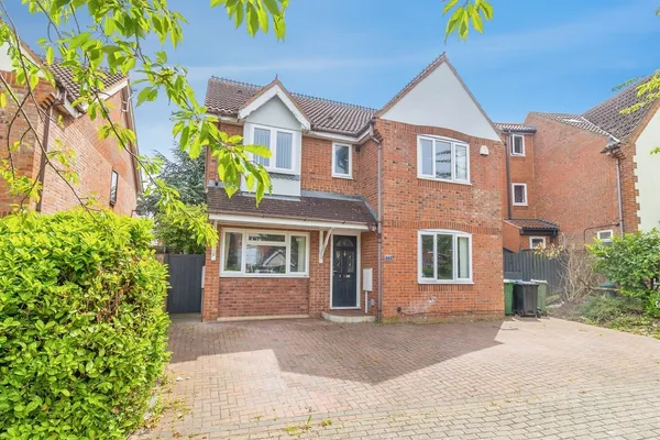 Rosemullion Avenue, Tattenhoe, Milton...