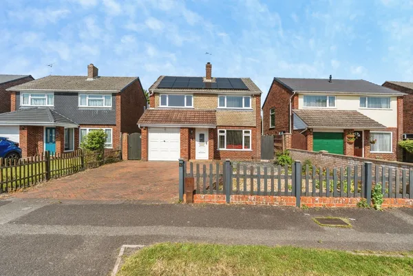 Greenfields Avenue, Totton, Southampt...